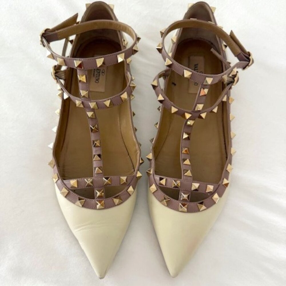 Valentino Garavani cream and tan Rockstud Flats